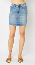Load image into Gallery viewer, JUDY BLUE TUMMY CONTROL DENIM SKIRT