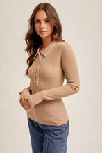 Load image into Gallery viewer, Contrast Color Button Down
