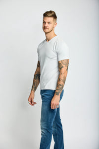 EASY MONDAYS V NECK T-SHIRT