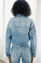 Load image into Gallery viewer, CROPPED DENIM JACKET
