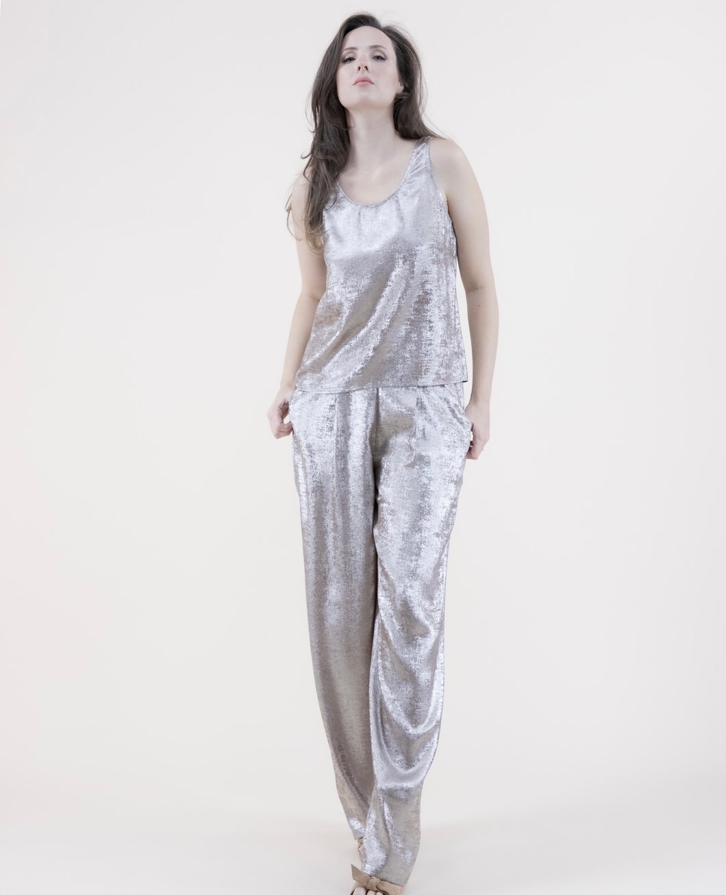 METALLIC FRONT PLEATED WIDE LEG PANTS