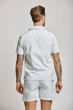 Load image into Gallery viewer, SEERSUCKER CAMP COLLARED SHIRT
